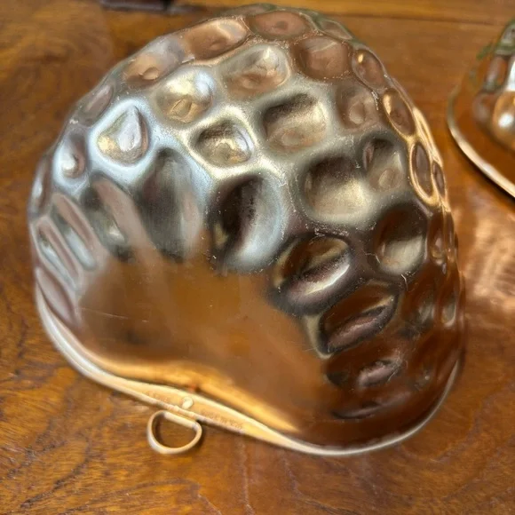 Set of 2 copper tone aluminum strawberry shaped jelly molds 4 cup capacity - Picture 3 of 10